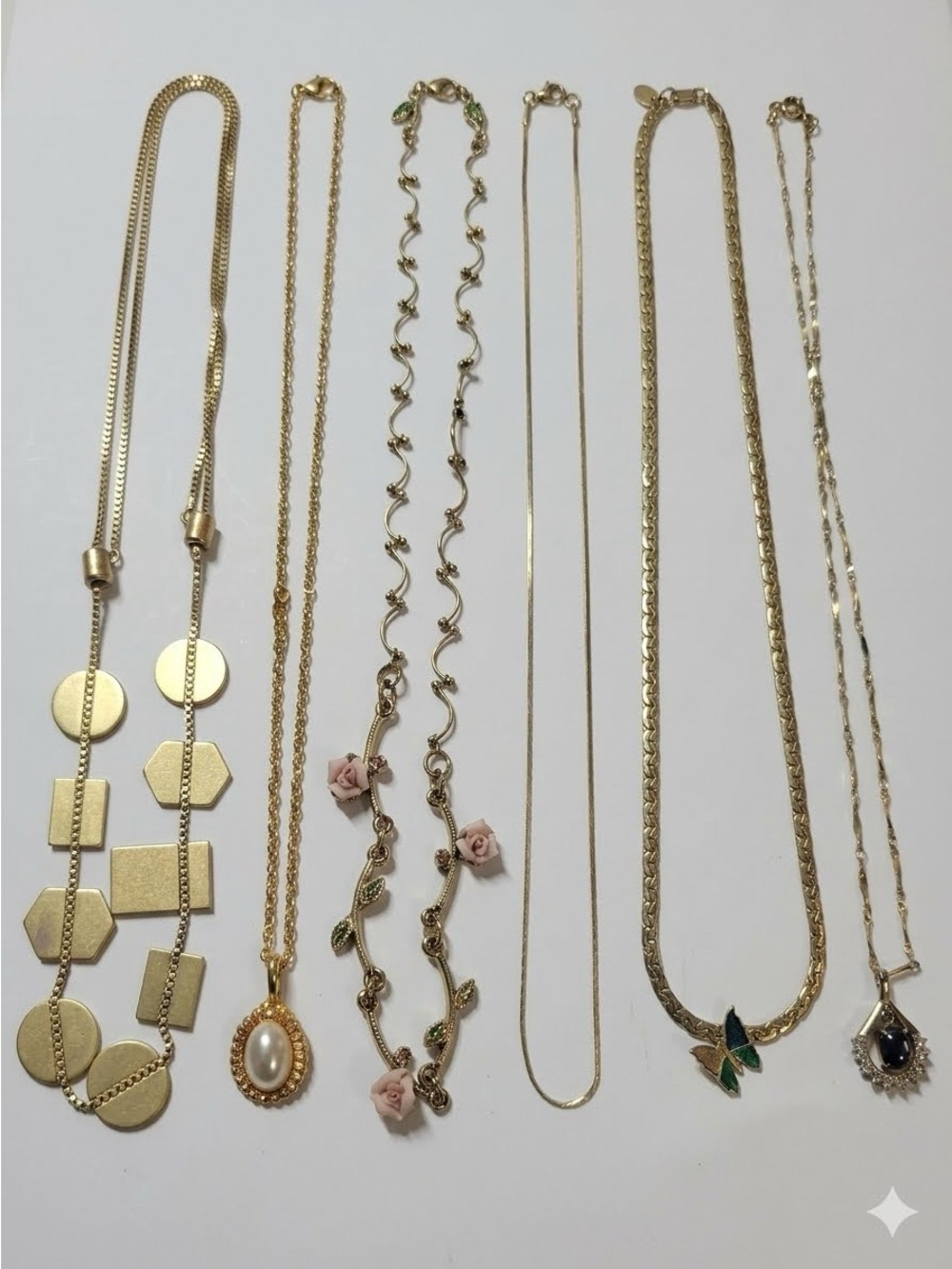 Vintage signed Gold Tone Multi-Chain Women’s Necklace Set -